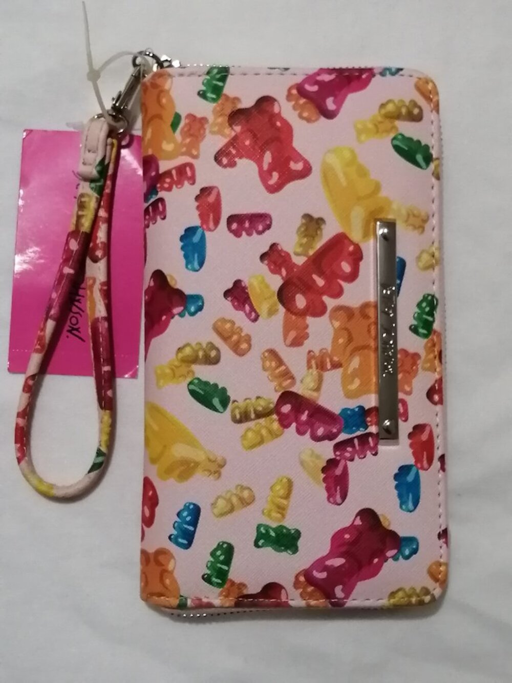 BNWT-- Betsey Johnson Gummy Bear Zip Wallet, Pink